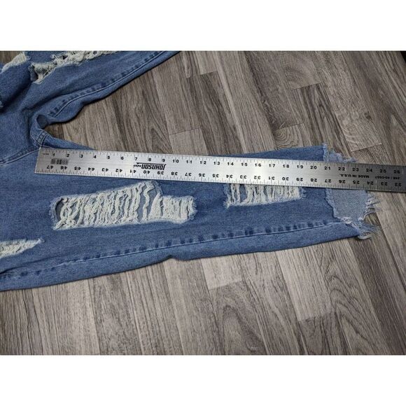 (3/$35) Fashion Nova Size 11 Pockets Distressed Fringe Hem Cotton Cropped Jeans - Picture 9 of 11
